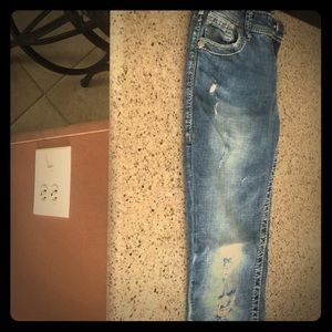 Distressed silver capris